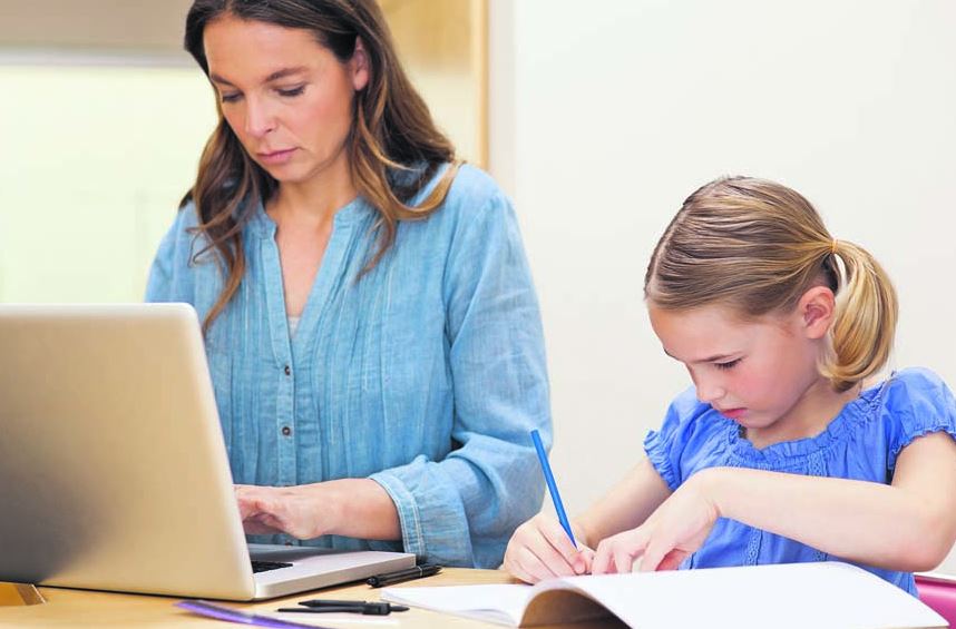 Ποιες γυναίκες «κλειδώνουν» πλήρη σύνταξη από τα 55