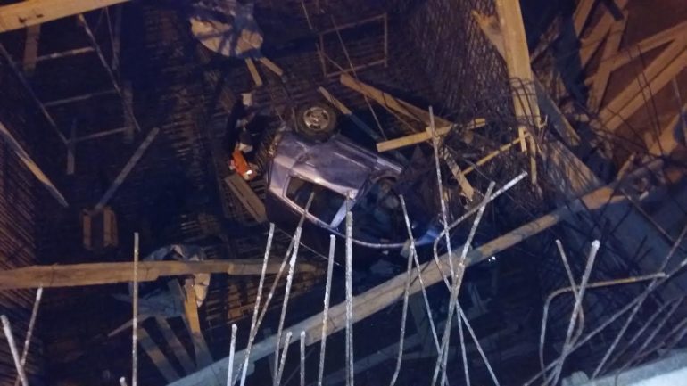 Τραγικός θάνατος στα Χανιά – Έπεσε με το ΙΧ στα σίδερα υπόγειας διάβασης – ΦΩΤΟ