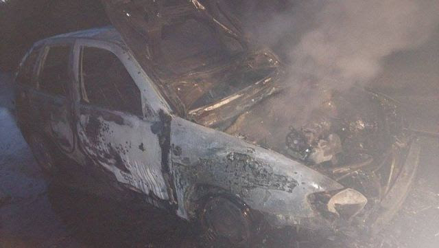 Φωτιά κατέστρεψε ολοσχερώς αυτοκίνητο στη Λαμία – ΦΩΤΟ