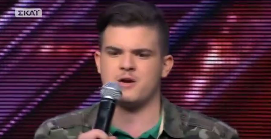 Έμειναν με το στόμα ανοιχτό όταν άρχισε να λινκίζεται στη σκηνή του “X-Factor” – BINTEO