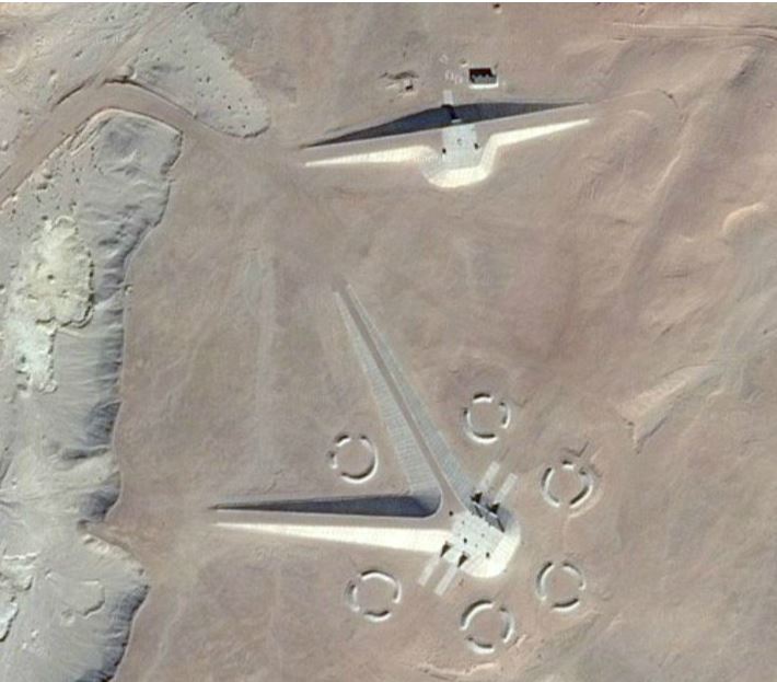 Μυστήριο με τα κτίρια στην έρημο της Αιγύπτου – ΦΩΤΟ