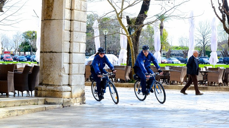 Περιπολίες με… ποδήλατα στην Κέρκυρα