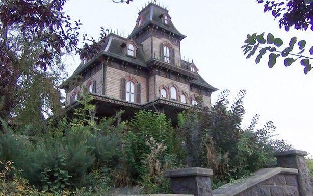 Βρέθηκε νεκρός 45χρονος στην Disneyland