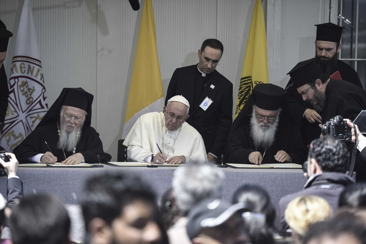 Νέες φωτογραφίες από την επίσκεψη των τριών θρησκευτικών ηγετών στην Μόρια της Λέσβου