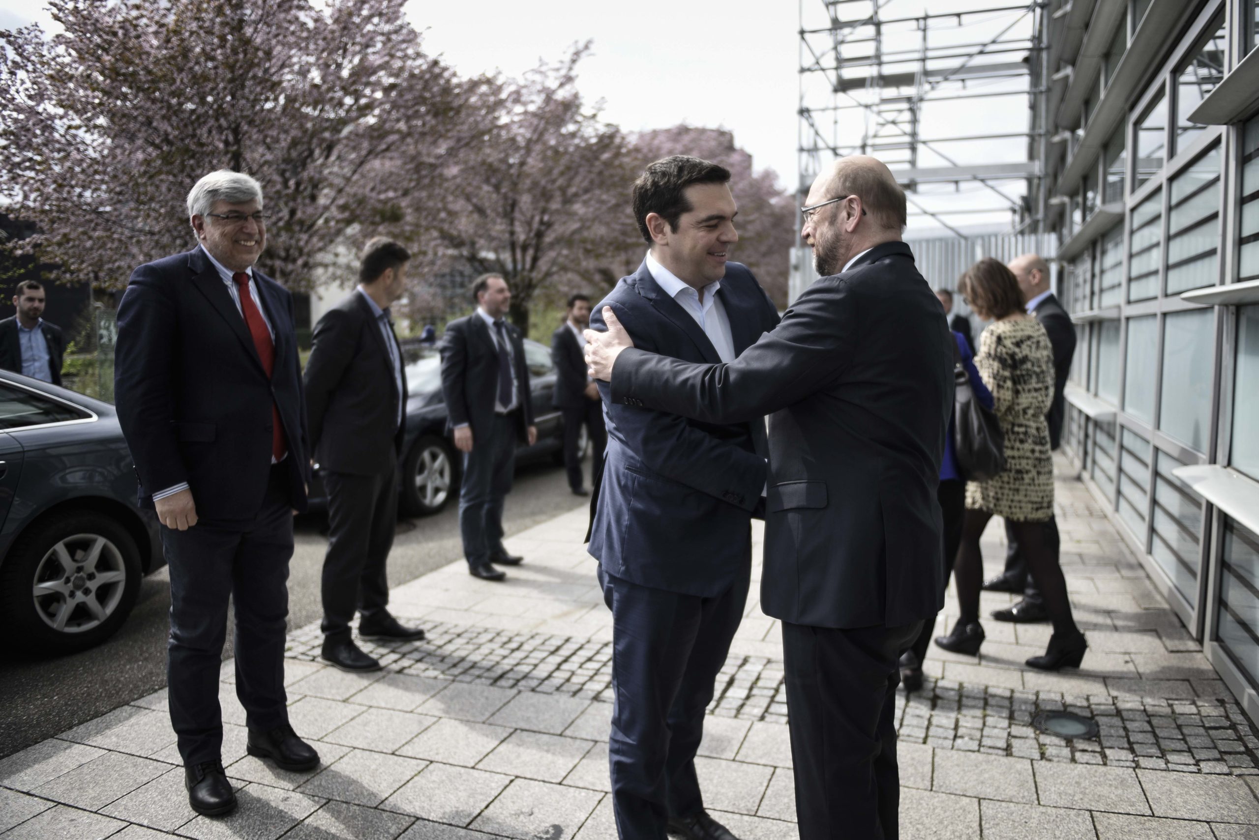 Το μήνυμα του Τσίπρα στη συνάντηση με τον Σουλτς -ΦΩΤΟ