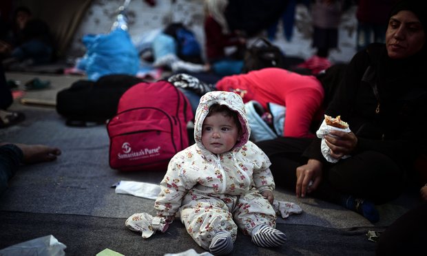 Πρόσφυγες στη Χίο καταγγέλλουν: Δεν δίνουν στα βρέφη όσο γάλα χρειάζονται