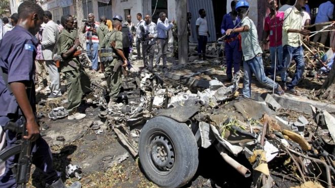 Βομβιστική επίθεση με πέντε νεκρούς στη Σομαλία