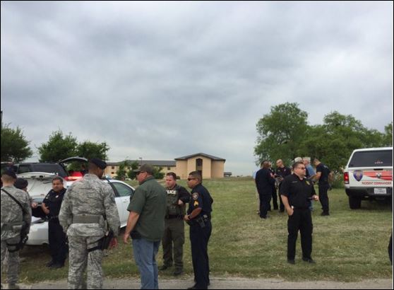 Πυροβολισμοί στην αεροπορική βάση του Τέξας – ΤΩΡΑ