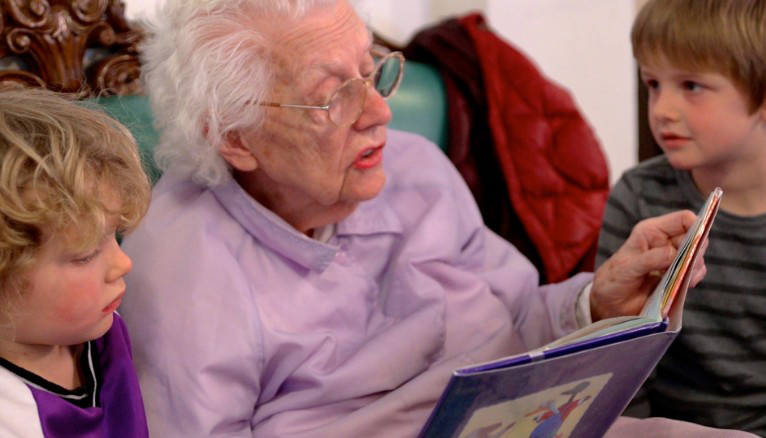 Έρευνα – σοκ: Για πρώτη φορά στην ιστορία οι ηλικιωμένοι θα ξεπεράσουν τα παιδιά