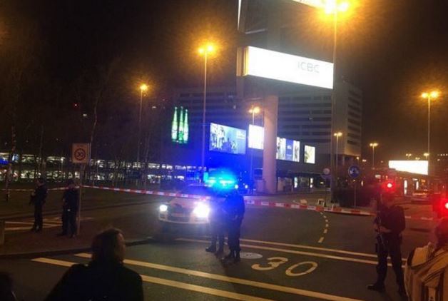 Άμστερνταμ: Συνεχίζονται οι έρευνες, ρεπορτάζ για 3 συλλήψεις – ΦΩΤΟ