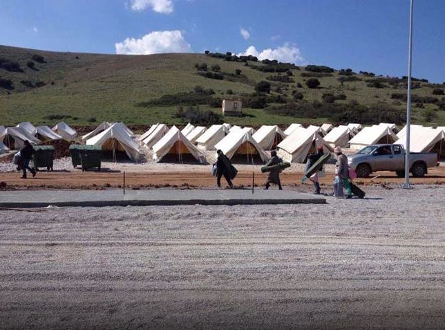 Φωτιά ξέσπασε σε καταυλισμό προσφύγων στη Λάρισα