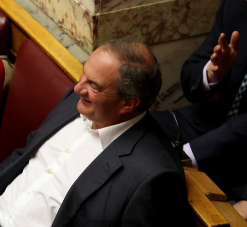 Ο Καραμανλής και ο Σαμαράς στη Βουλή – ΦΩΤΟ