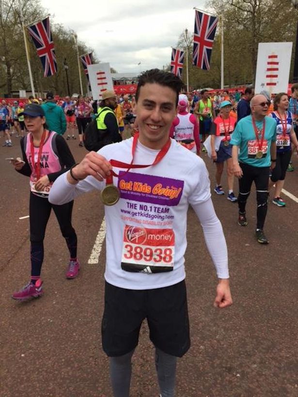 Έτρεξε έναν μαραθώνιο για να κάνει… πρόταση γάμου – ΒΙΝΤΕΟ