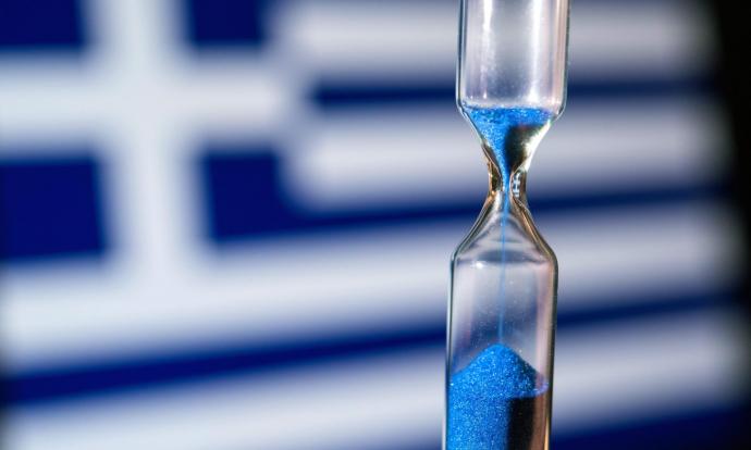 Στην κόψη του ξυραφιού η αξιολόγηση ενώ τα ταμεία αδειάζουν