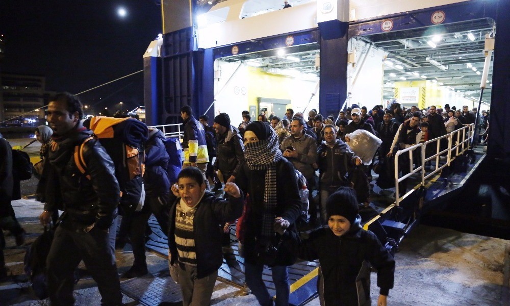 Έως το Πάσχα η αποσυμφόρηση του λιμανιού του Πειραιά λέει ο Δρίτσας