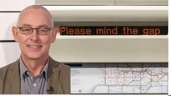 Έφυγε από τη ζωή η θρυλική φωνή του μετρό της Βρετανίας