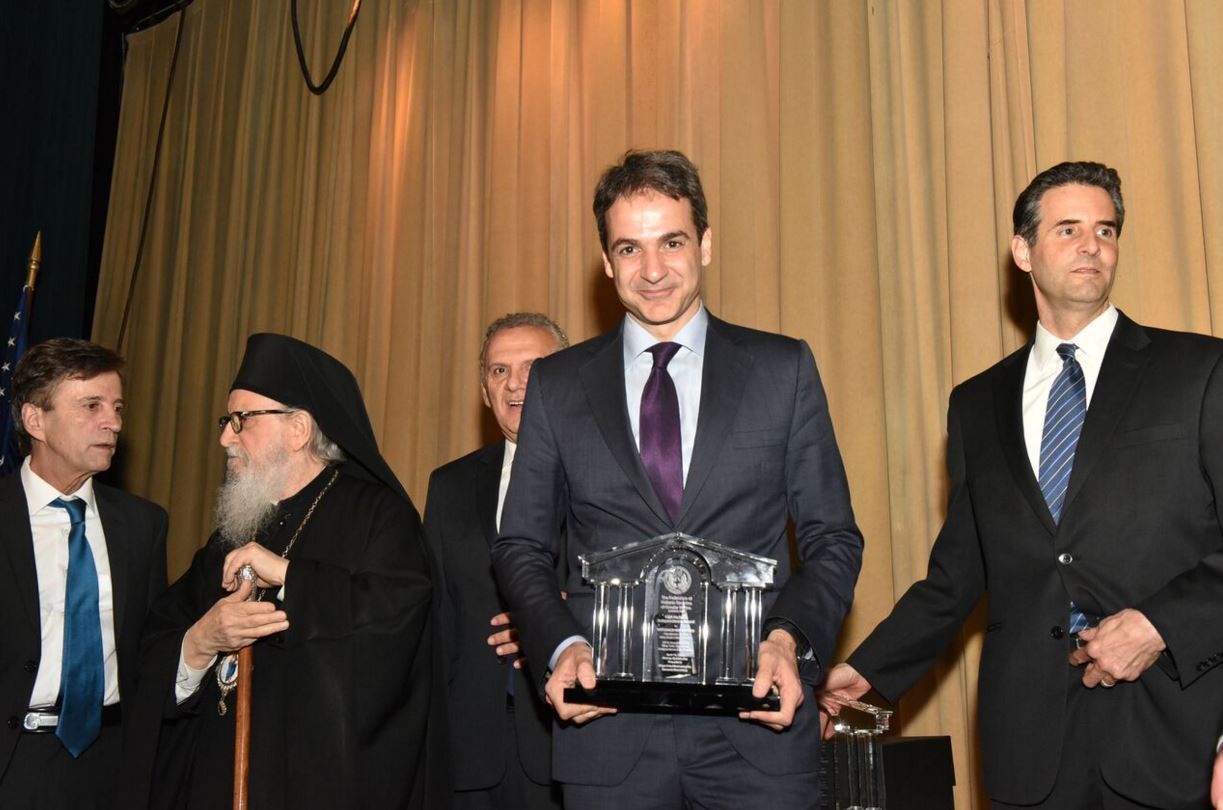 Μητσοτάκης: Οι Έλληνες να πάρουμε το μέλλον της χώρας στα χέρια μας