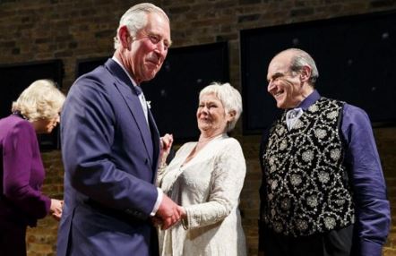 O πρίγκιπας Κάρολος παραδίδει μαθήματα υποκριτικής – ΒΙΝΤΕΟ