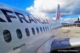 Αεροσυνοδοί της Air France αρνούνται να φορούν μαντίλα στην Τεχεράνη