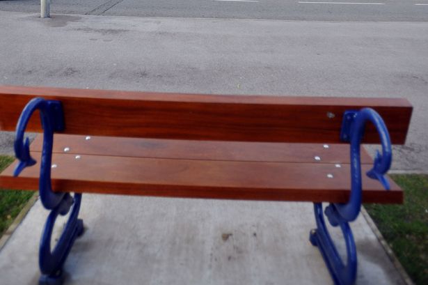 Tι πηγαίνει στραβά με αυτό το παγκάκι – ΦΩΤΟ