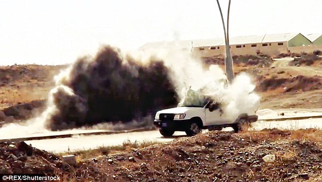 Νέα φρίκη των τζιχαντιστών – Εκτελούν ομήρους που ικετεύουν για τη ζωή τους – ΦΩΤΟ