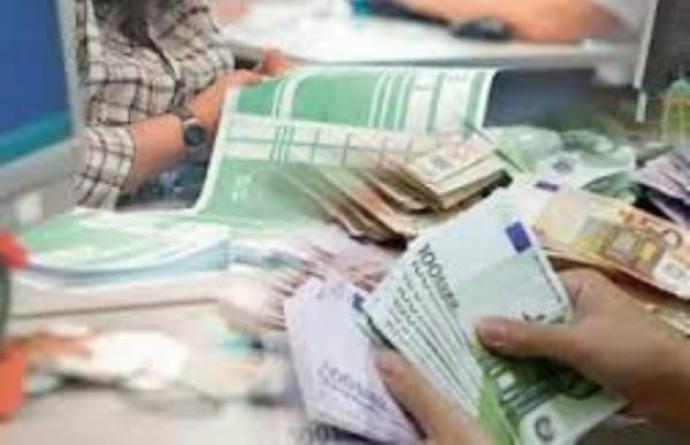 Τι αλλάζει στο αφορολόγητο και ποιοι θα πληρώνουν περισσότερο φόρο