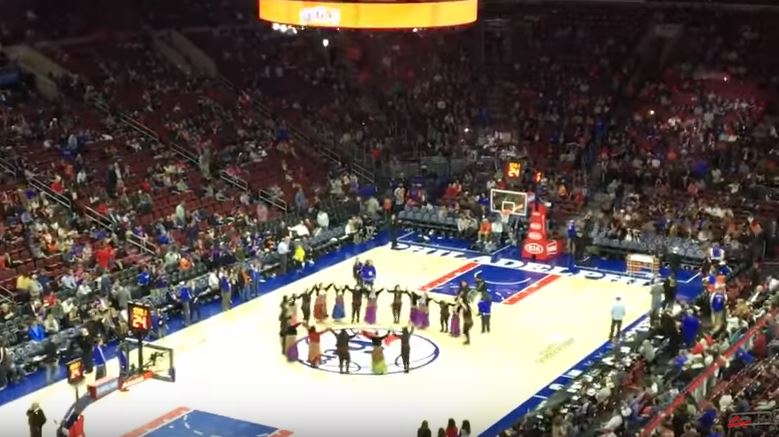 Χόρεψαν ποντιακά σε αγώνα NBA – ΒΙΝΤΕΟ