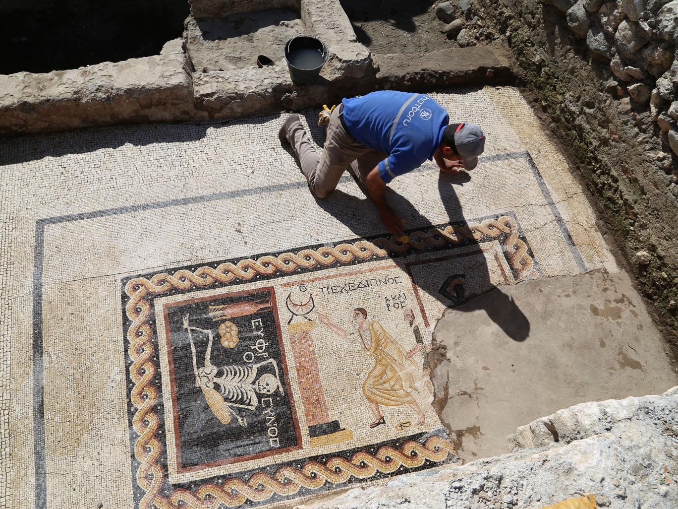 Σπάνιο αρχαιοελληνικό ψηφιδωτό βρέθηκε στην Τουρκία – ΦΩΤΟ