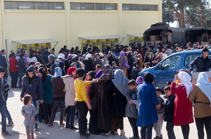 Βγήκαν μαχαίρια στο κέντρο φιλοξενίας στη Δράμα – Τραυματίστηκε 2χρονο αγοράκι