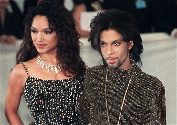Η πρώην σύζυγος του Prince: Ήταν η πιο παράξενη σχέση αλλά θα τον αγαπώ για πάντα