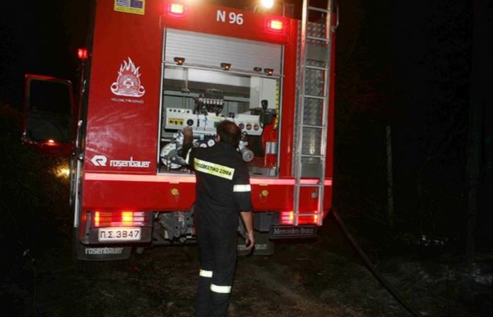 Υπό μερικό έλεγχο η πυρκαγιά στην Ιεράπετρα