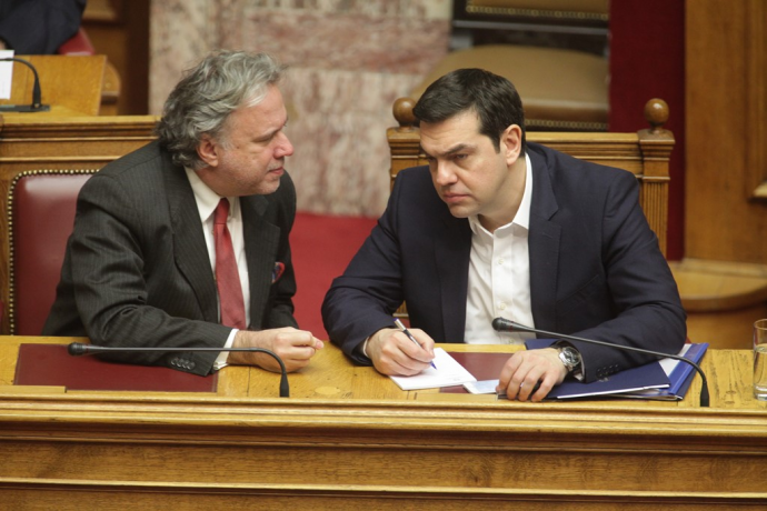 Αποσύρεται η διάταξη που εξαιρούσε τους βουλευτές από το νέο ασφαλιστικό