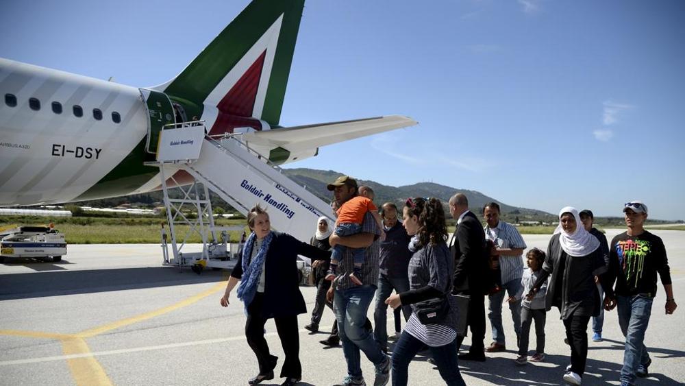 Τι λένε οι 12 πρόσφυγες που πήρε μαζί του στο Βατικανό ο Πάπας