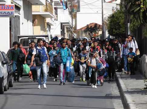 250 μετανάστες έφυγαν από το κέντρο φιλοξενίας στη Σάμο – ΒΙΝΤΕΟ
