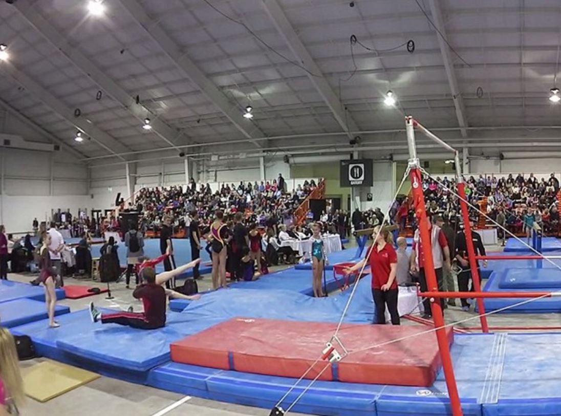 Ακροβατική διάσωση σε αγώνες ενόργανης γυμναστικής – ΒΙΝΤΕΟ