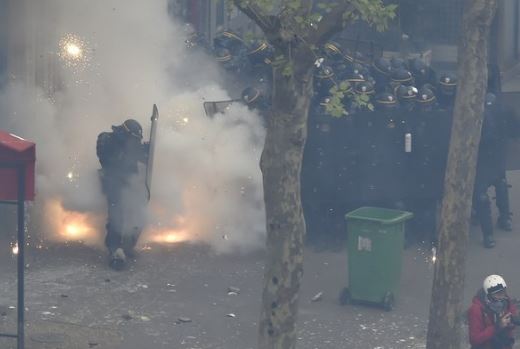 Επεισόδια στη Γαλλία κατά τη διάρκεια διαδηλώσεων – ΒΙΝΤΕΟ – ΦΩΤΟ