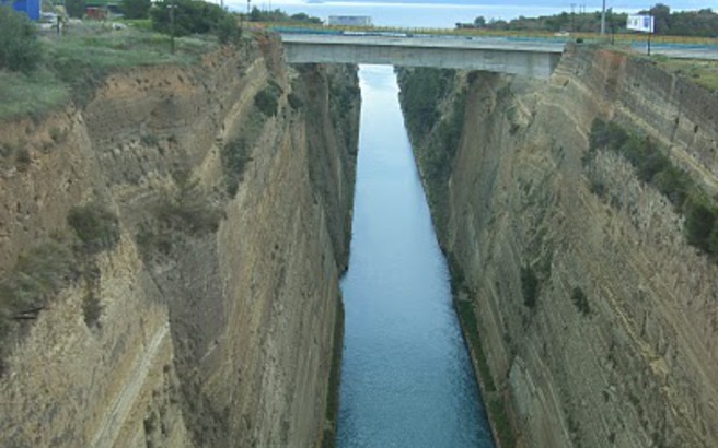 Τραγωδία στην Κόρινθο- 19χρονος έπεσε από τη γέφυρα του Ισθμού