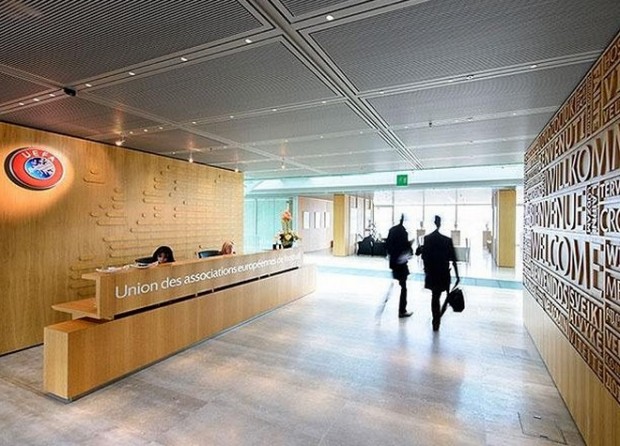 Έφοδος της αστυνομίας στα γραφεία της UEFA