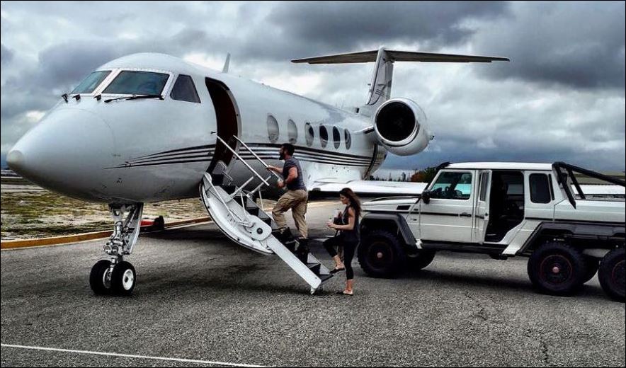 Η Χίλαρι Κλίντον και το αεροπλάνο ενός… playboy – ΦΩΤΟ