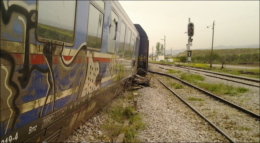 ΦΩΤΟ από τον εκτροχιασμό του τρένου στο Λιανοκλάδι