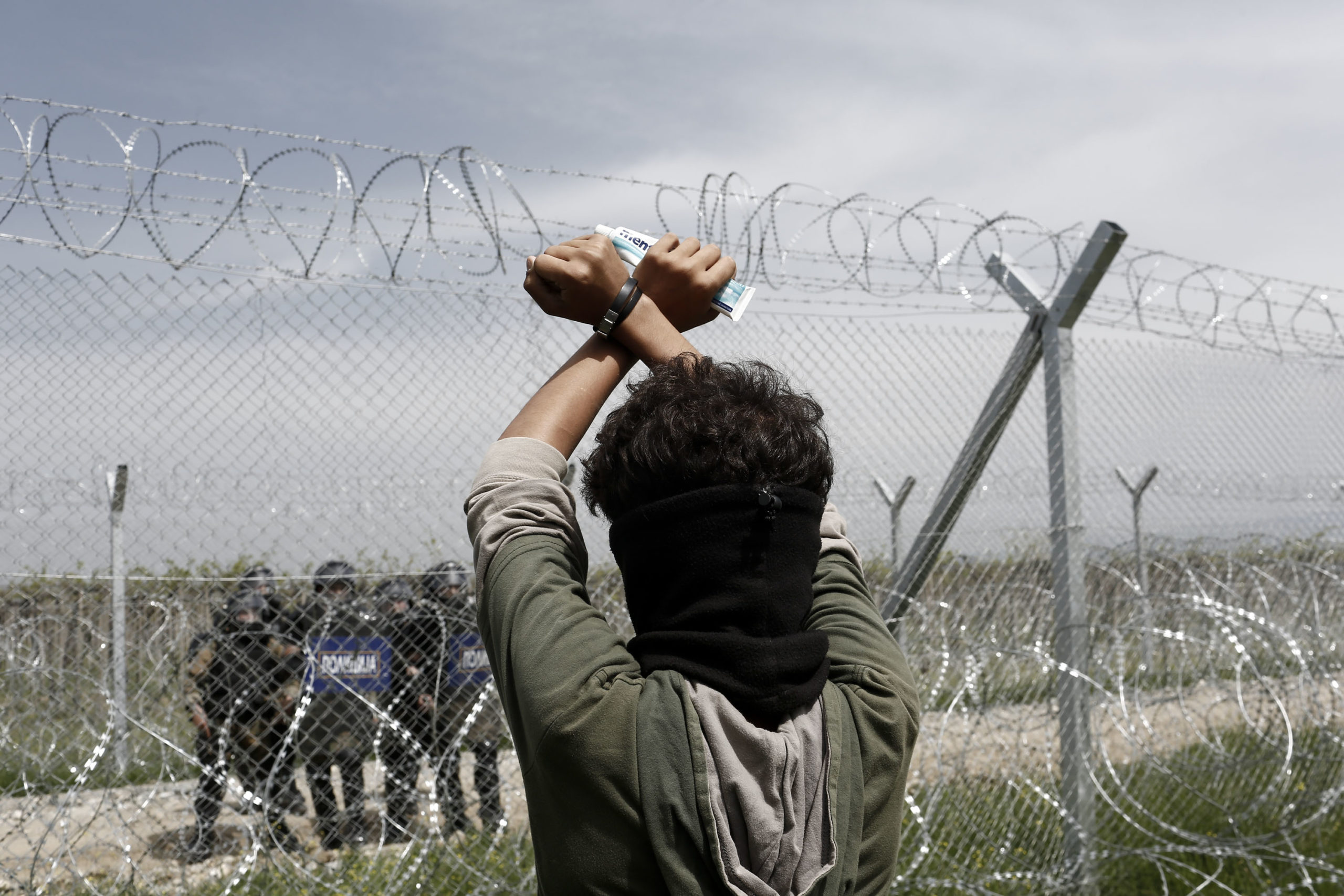 Γαλλικό πρακτορείο: Πρόσφυγες πέρασαν από την Ειδομένη στα Σκόπια