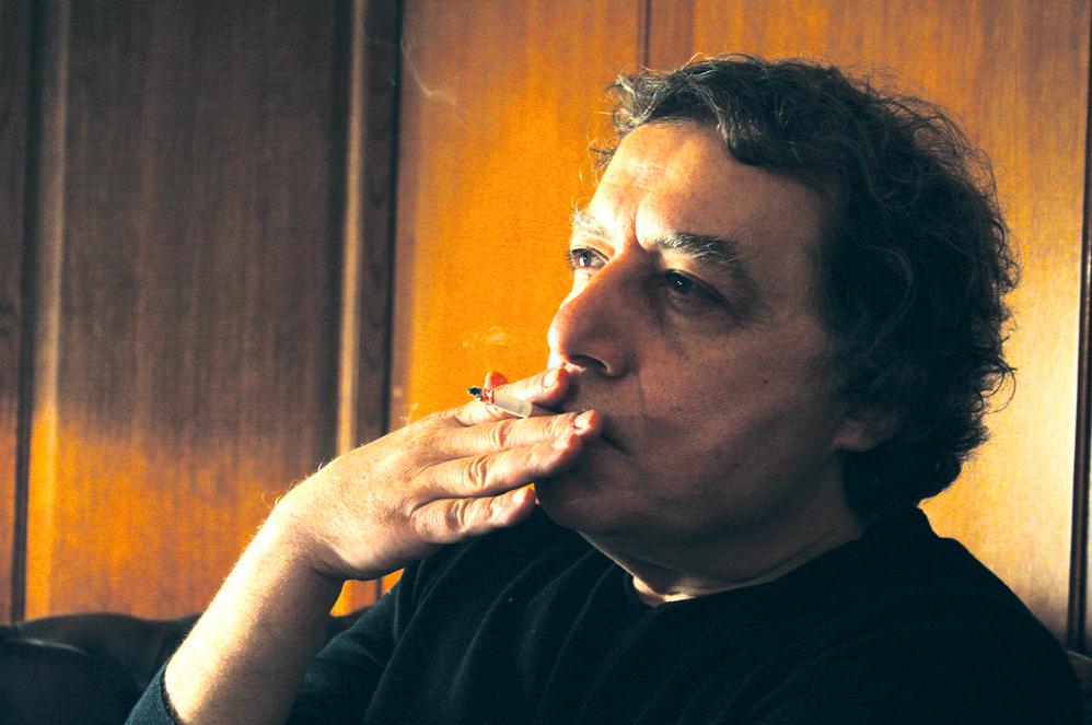 Ο Πειραιάς τιμά τον συγγραφέα Διονύση Χαριτόπουλο