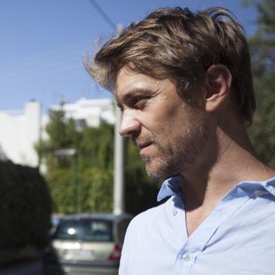 Ο δημοσιογράφος της WSJ που “βλέπει” ελληνική συμμετοχή στην αποκάλυψη του WikiLeaks – ΦΩΤΟ