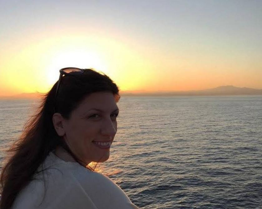 Η φωτογραφία της χαμογελαστής Κωνσταντοπούλου στο Facebook – ΦΩΤΟ