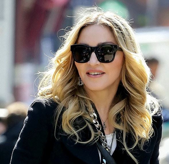 Η Μαντόνα στο σχολείο του γιου της – ΦΩΤΟ