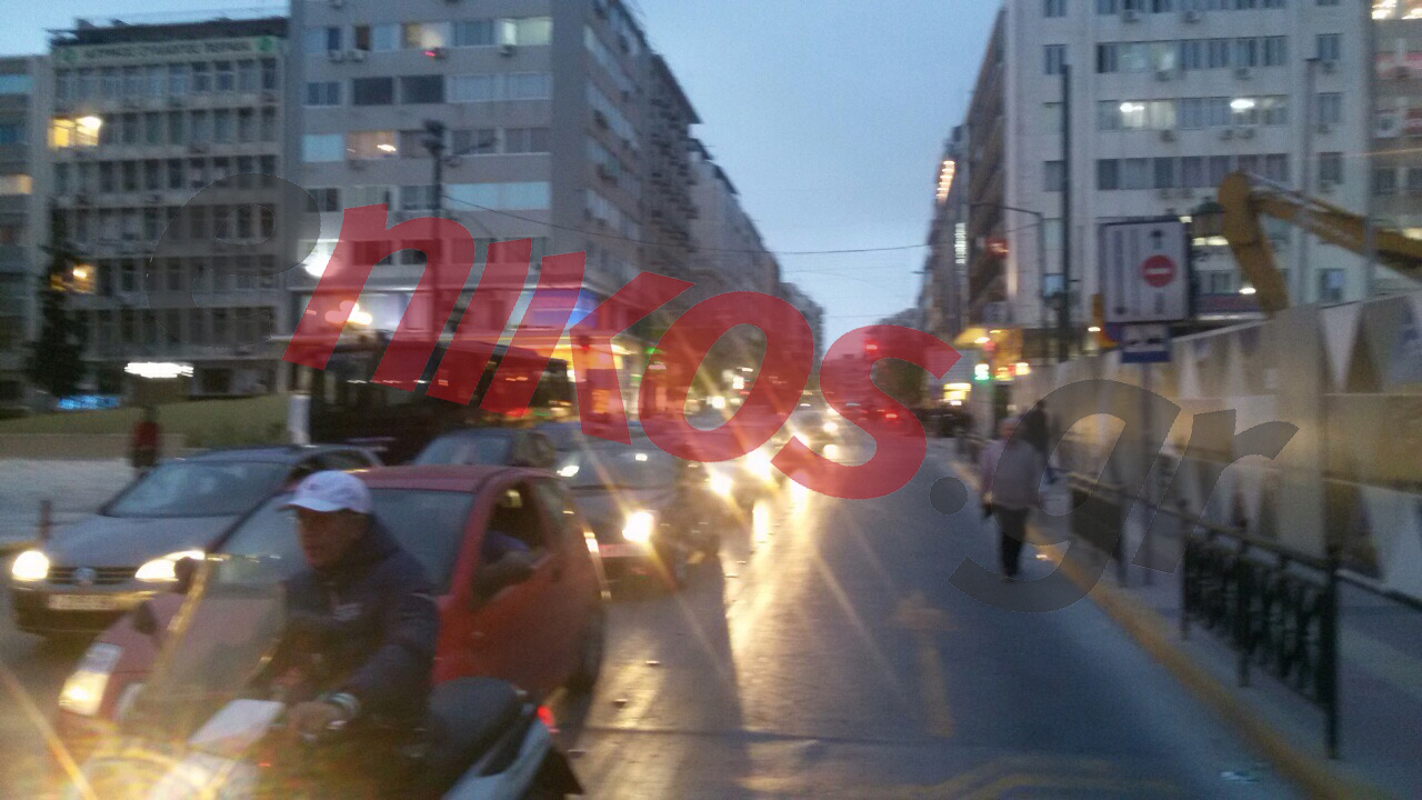 Διαλύθηκαν οι συγκεντρώσεις στον Πειραιά – Άνοιξαν οι δρόμοι – ΤΩΡΑ – ΦΩΤΟ