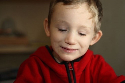 Aυτισμός: Τι ρόλο παίζει η διατροφή στο παιδί