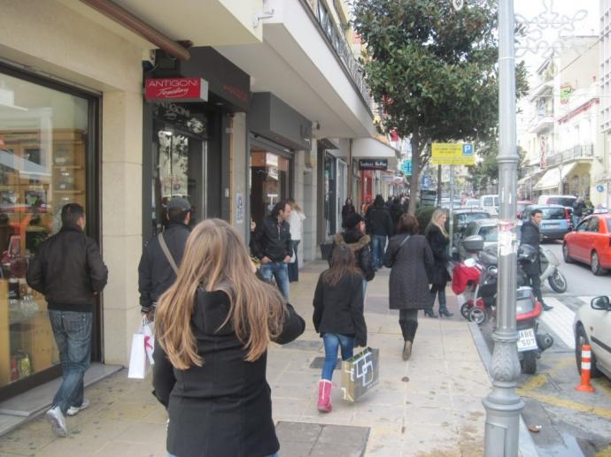 Ανοιχτά τα καταστήματα την Κυριακή