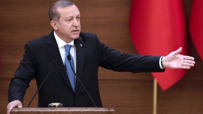 Οι Τούρκοι ψάχνουν να βρουν ποιοι προσβάλλουν τον Ερντογάν στην Ολλανδία
