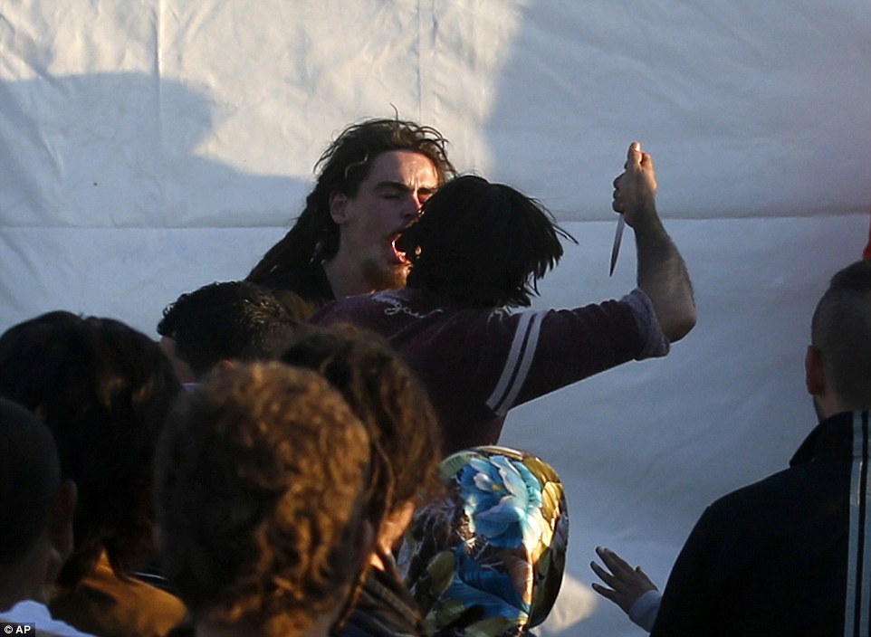 Μαχαιριές μεταξύ μεταναστών στον Πειραιά – Ένας τραυματίας